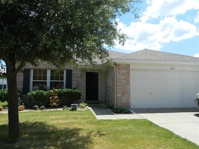 907 Live Oak Drive - Photo 0