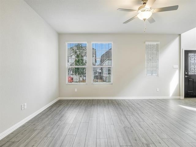 2612 Gateway Avenue - Photo 6