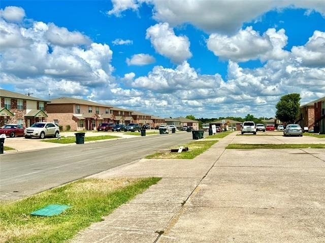 2800 Cantabrian Drive - Photo 2