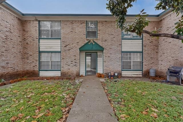 8024 Cambridge Circle - Photo 4