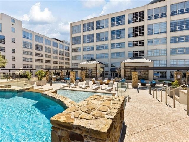 2600 W 7th Street - Photo 1