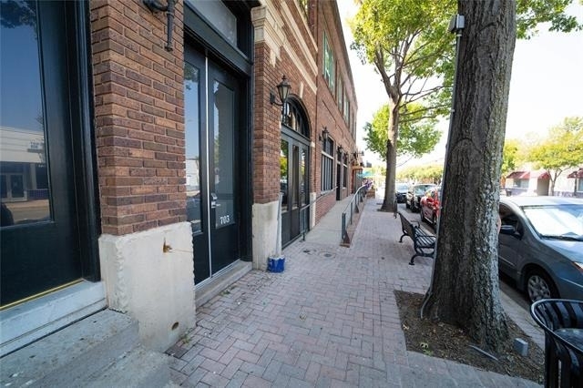 703 W Magnolia Avenue - Photo 1