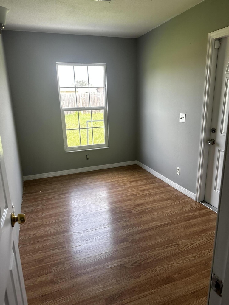 1021 Sw Dubois Avenue - Photo 9