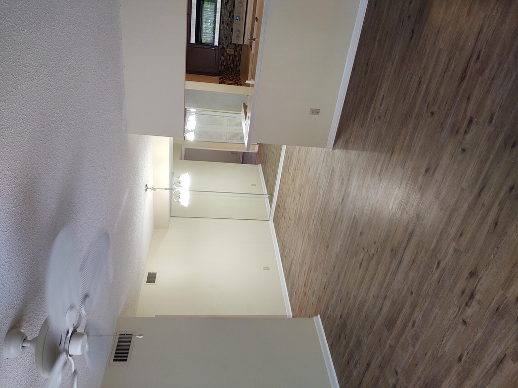 2512 Se Anchorage Cove - Photo 0