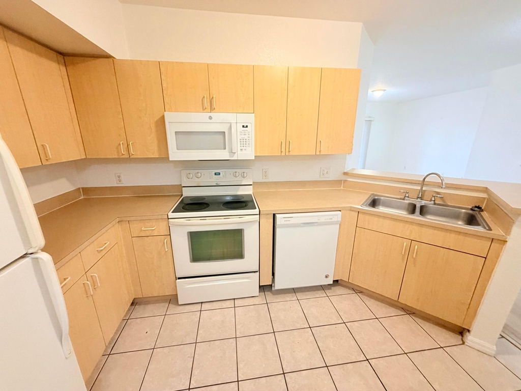 1302 Belmont Lane - Photo 4