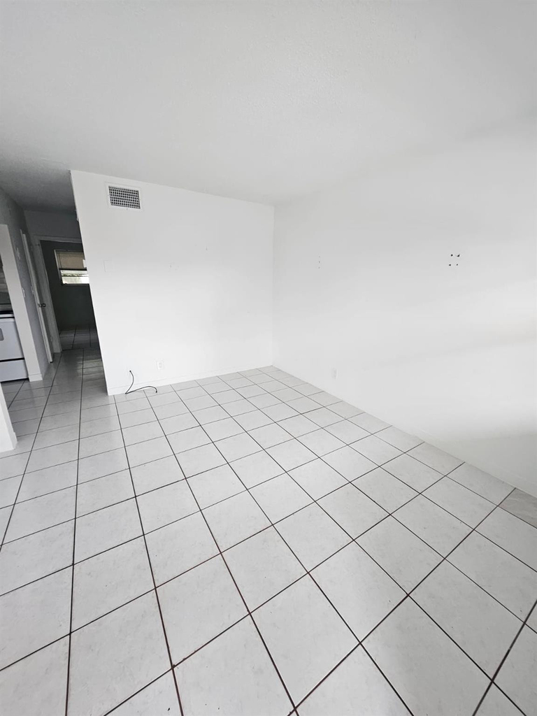 1150 Ne 17th Court - Photo 4