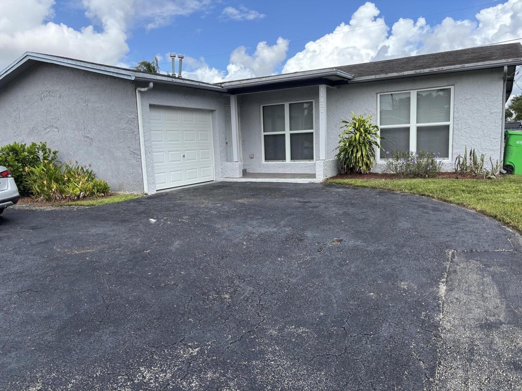 11421 Nw 39th Place - Photo 0