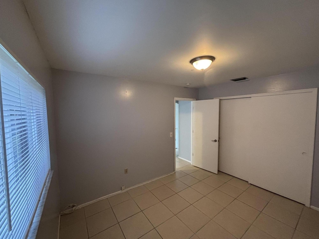 11421 Nw 39th Place - Photo 3