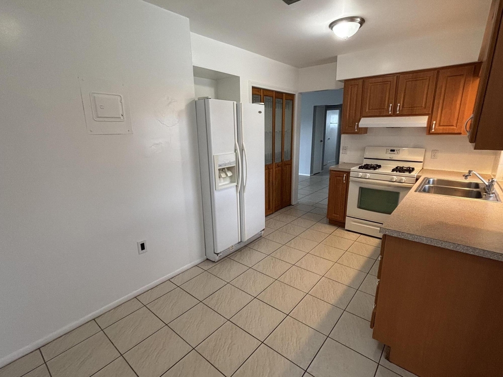 11421 Nw 39th Place - Photo 6