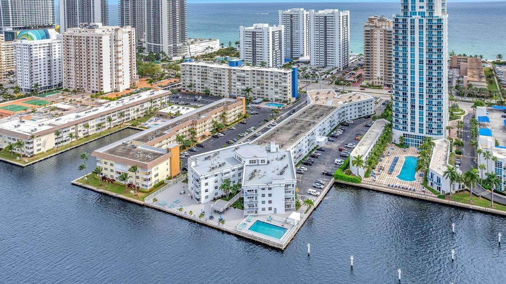 1913 S Ocean Drive - Photo 1
