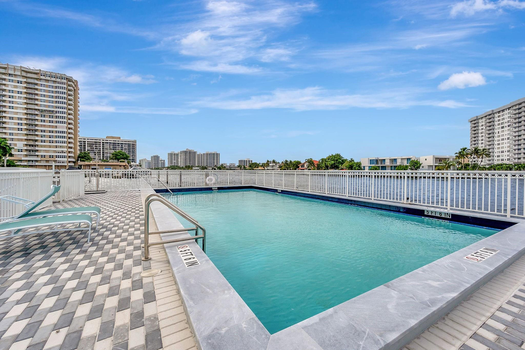 1913 S Ocean Drive - Photo 27
