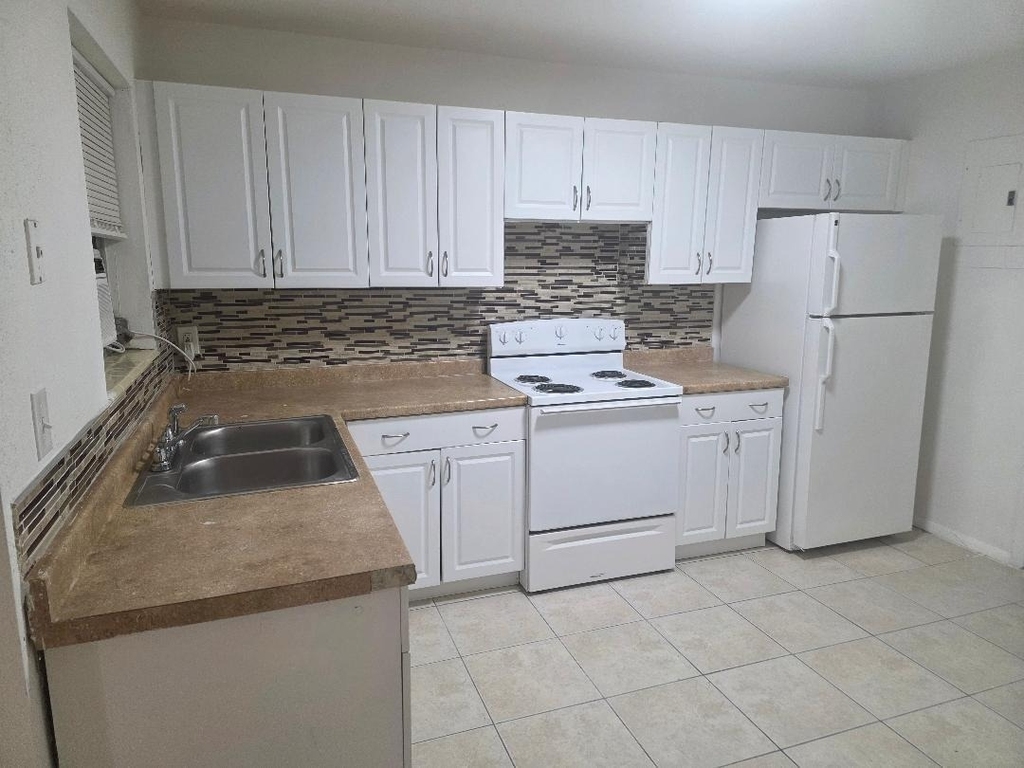 3800 Sw 2nd Court - Photo 5