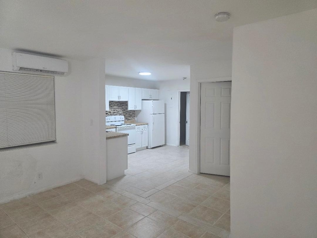 3800 Sw 2nd Court - Photo 4
