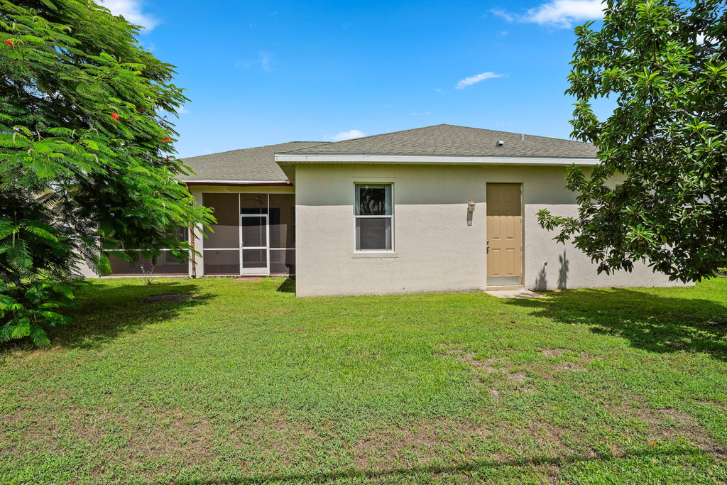 1092 Sw Majorca Avenue - Photo 6