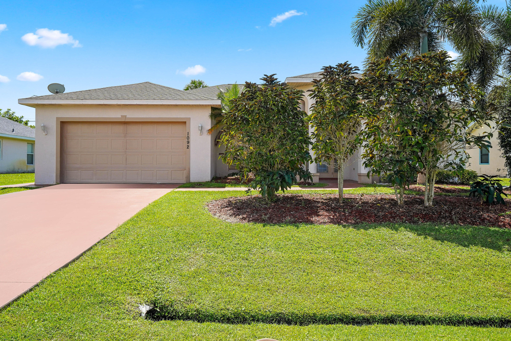 1092 Sw Majorca Avenue - Photo 1