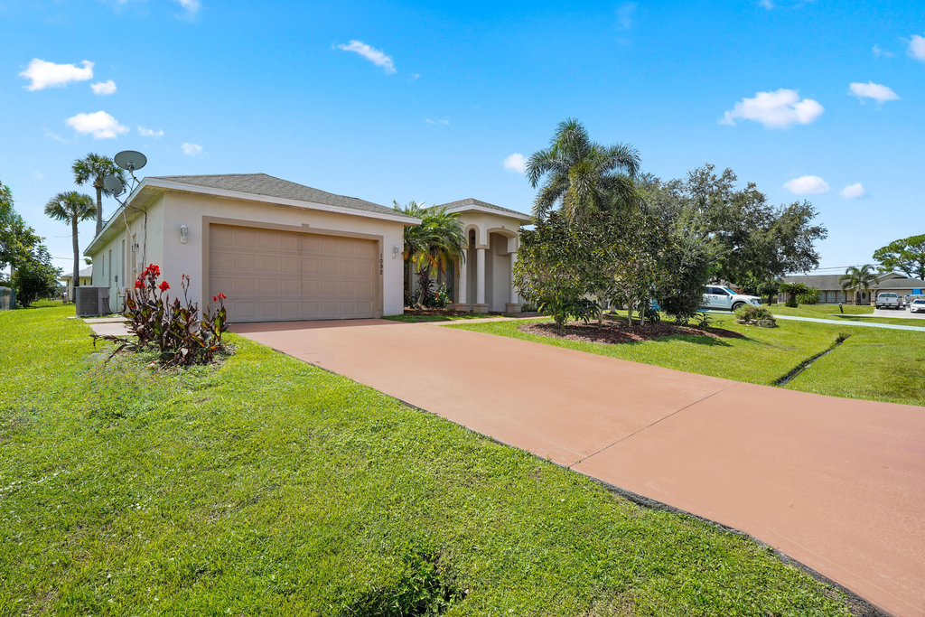 1092 Sw Majorca Avenue - Photo 0