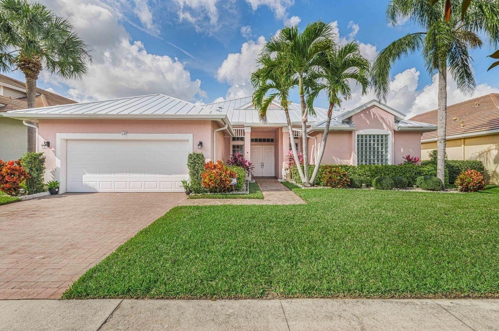 137 Nw Magnolia Lakes Boulevard - Photo 1