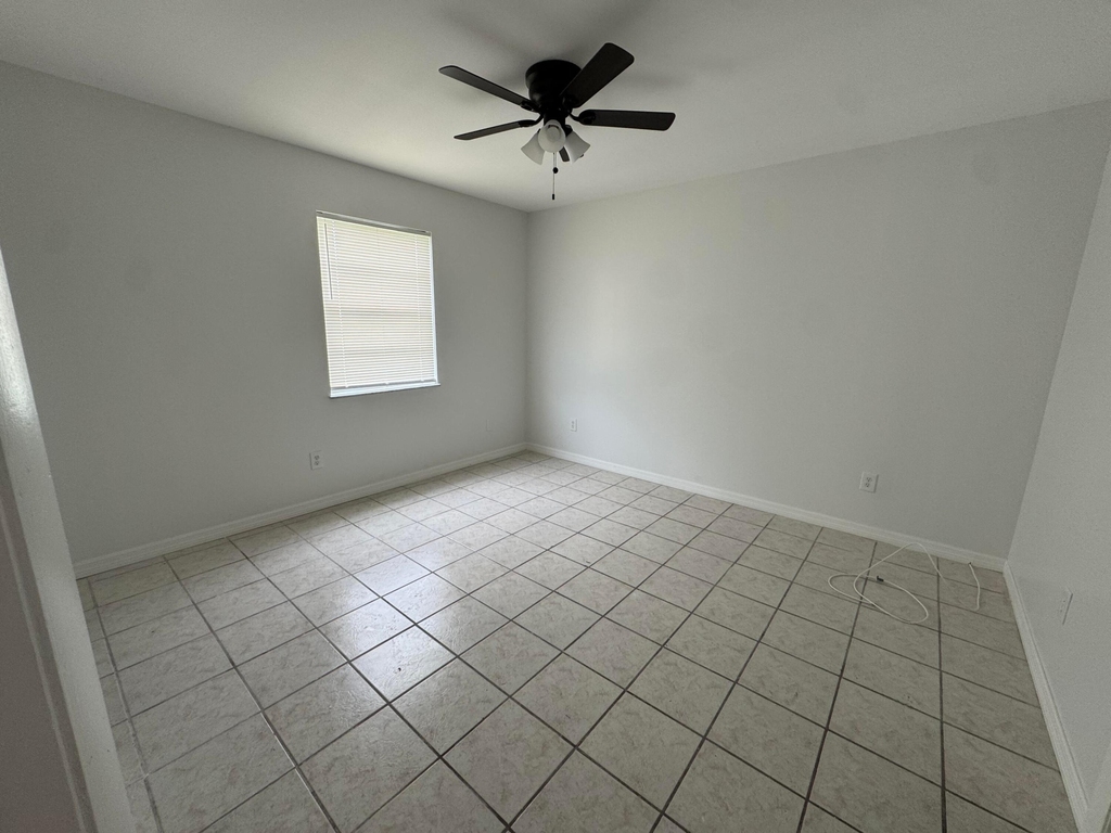 5010 Killarney Avenue - Photo 8