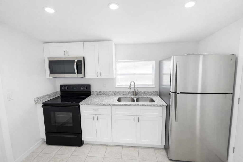 5010 Killarney Avenue - Photo 3