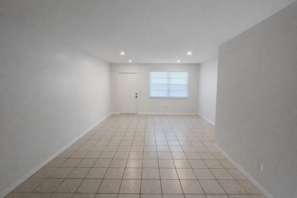 5010 Killarney Avenue - Photo 4