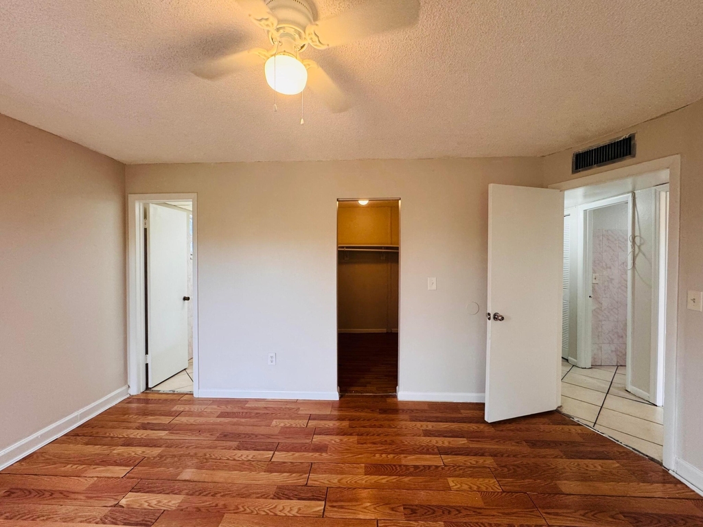 2800 Nw 56th Avenue - Photo 15