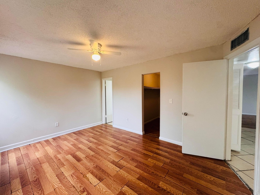 2800 Nw 56th Avenue - Photo 16