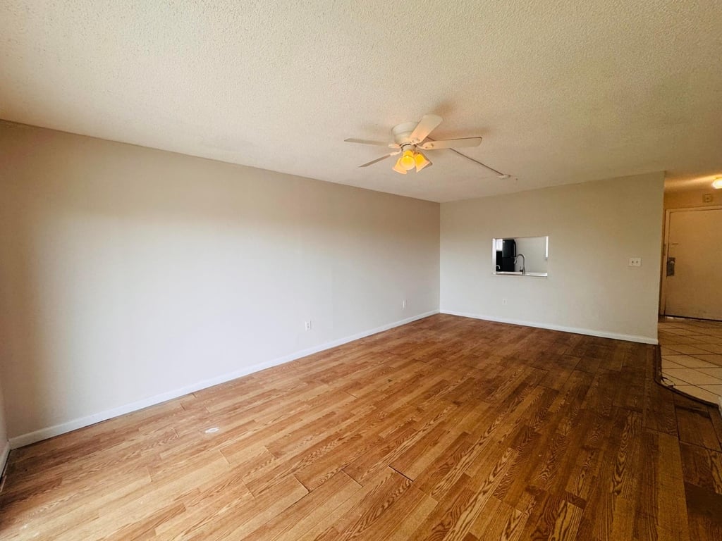 2800 Nw 56th Avenue - Photo 2