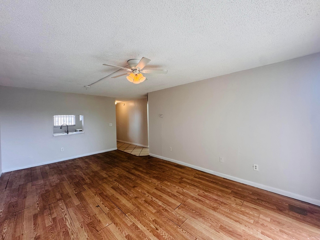 2800 Nw 56th Avenue - Photo 8