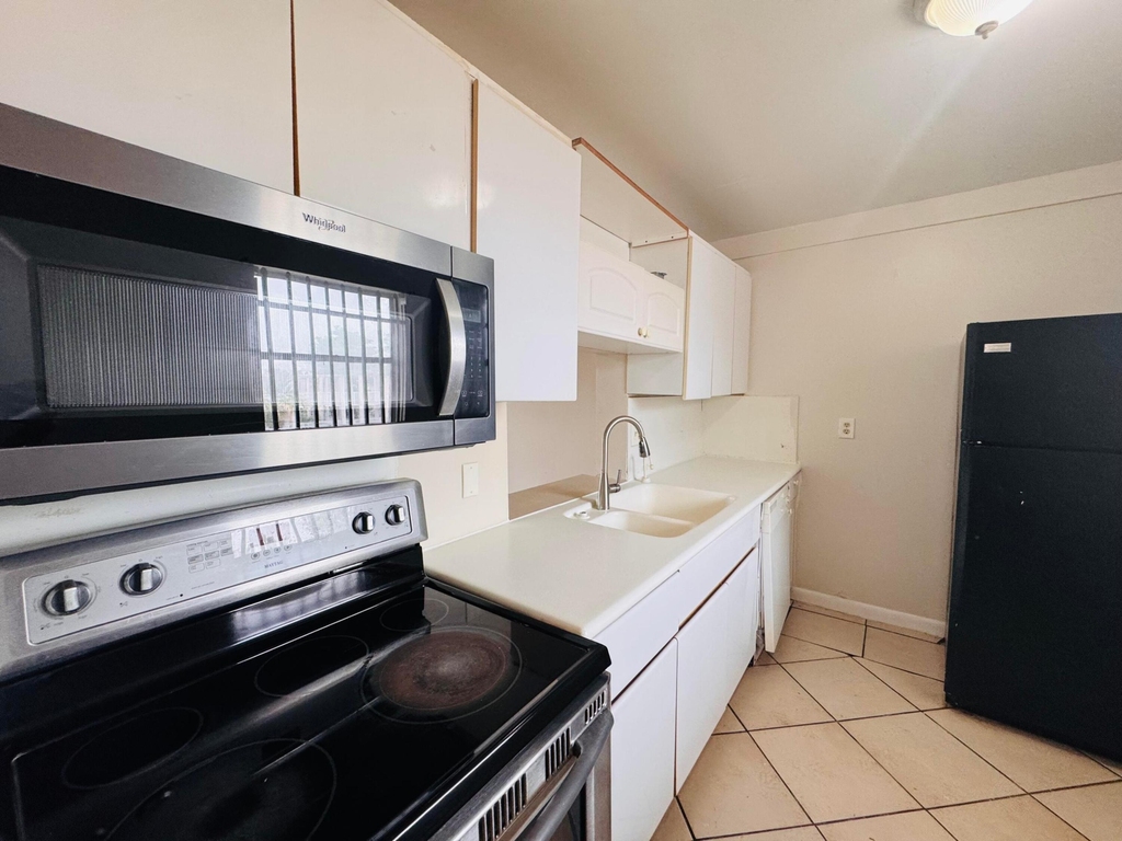 2800 Nw 56th Avenue - Photo 0