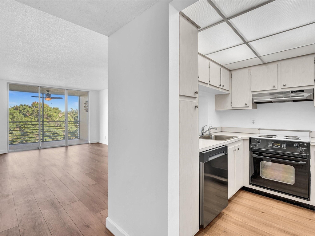 9470 Poinciana Place - Photo 12