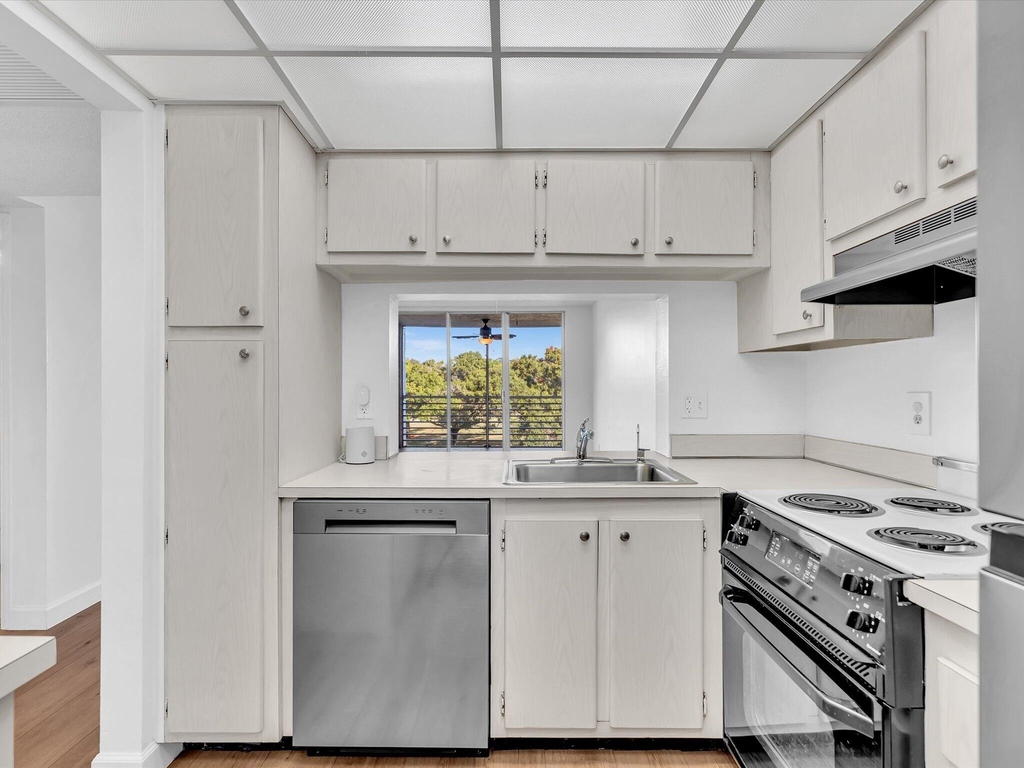 9470 Poinciana Place - Photo 14