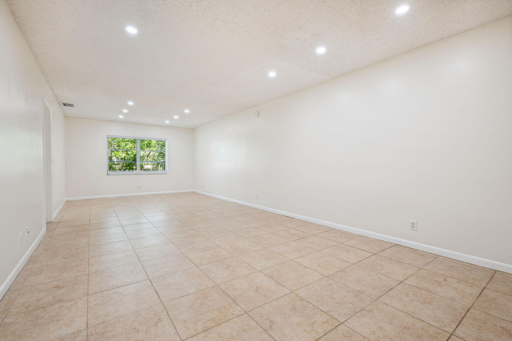 308 Southwind Court - Photo 4