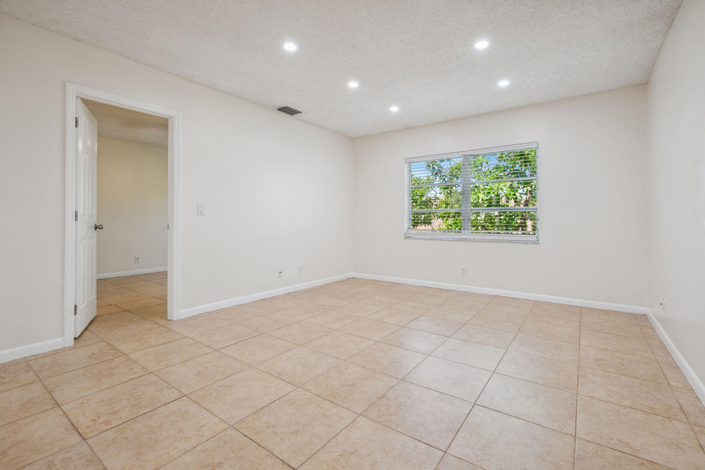 308 Southwind Court - Photo 8