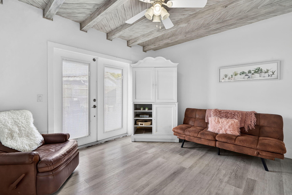 1123 Se 2nd Avenue - Photo 16