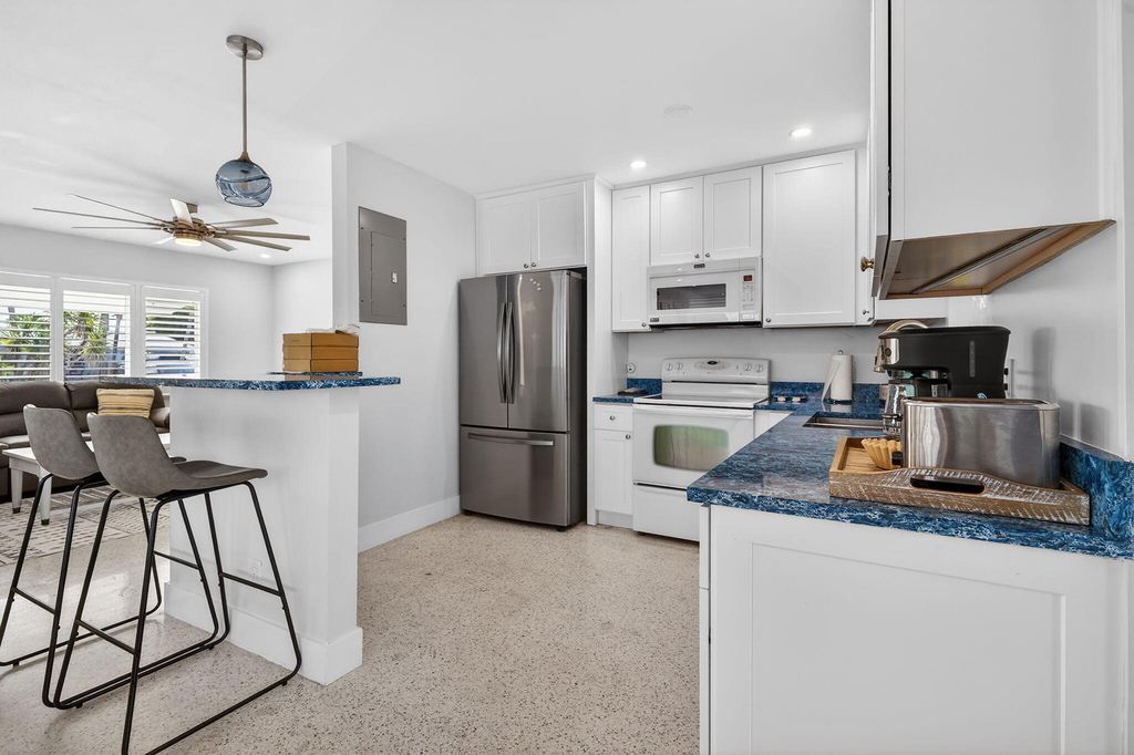 1123 Se 2nd Avenue - Photo 6