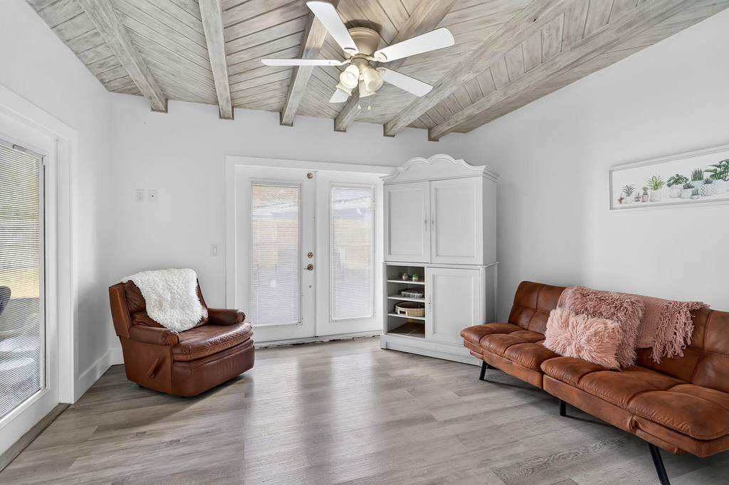 1123 Se 2nd Avenue - Photo 15