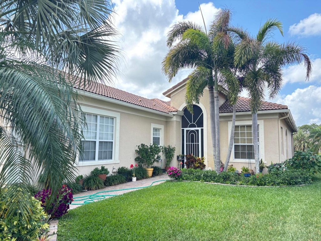 6532 Se Broadmoor Lane - Photo 1
