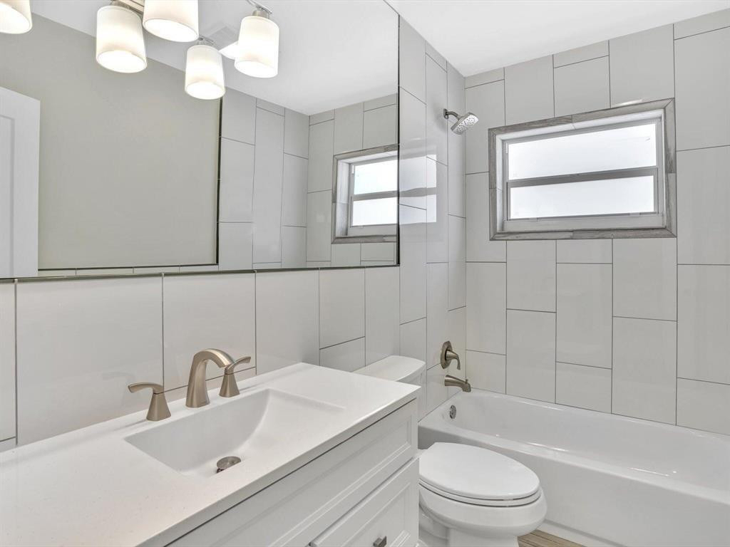 541 Ne 18th Street - Photo 12