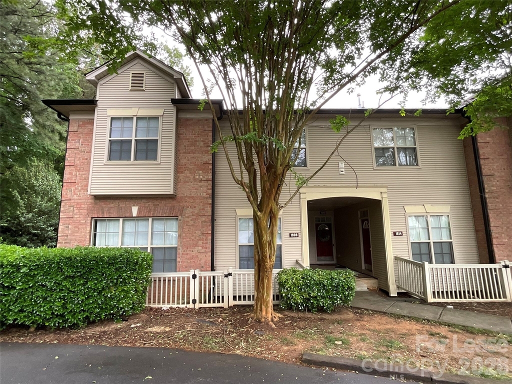 1606 Termini Drive - Photo 0