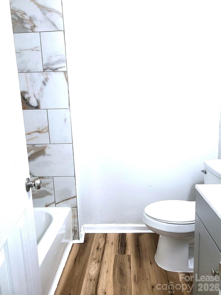 711 E John Street - Photo 7