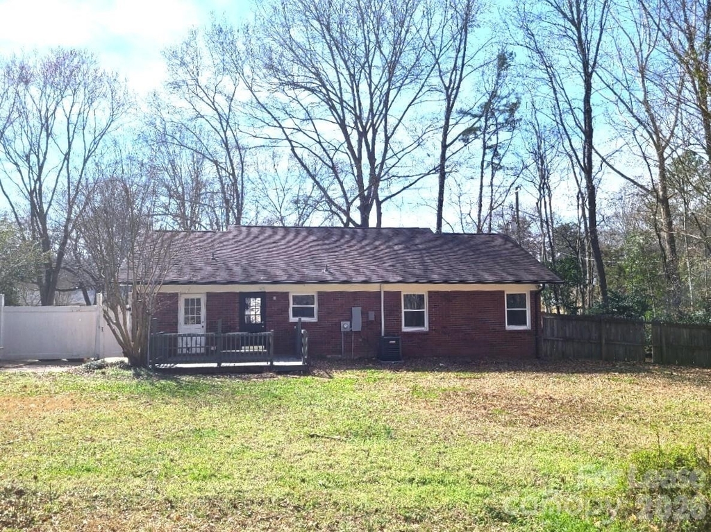 711 E John Street - Photo 13