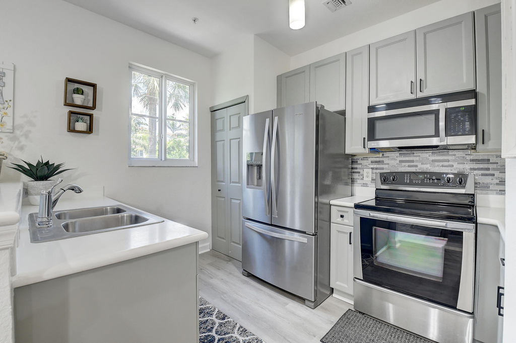 525 Bayfront Drive - Photo 14