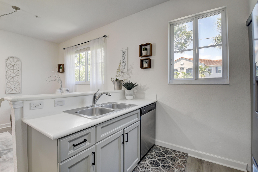 525 Bayfront Drive - Photo 15