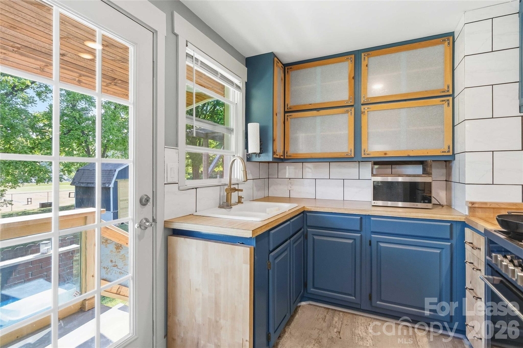 20618 Cornelius Court - Photo 9