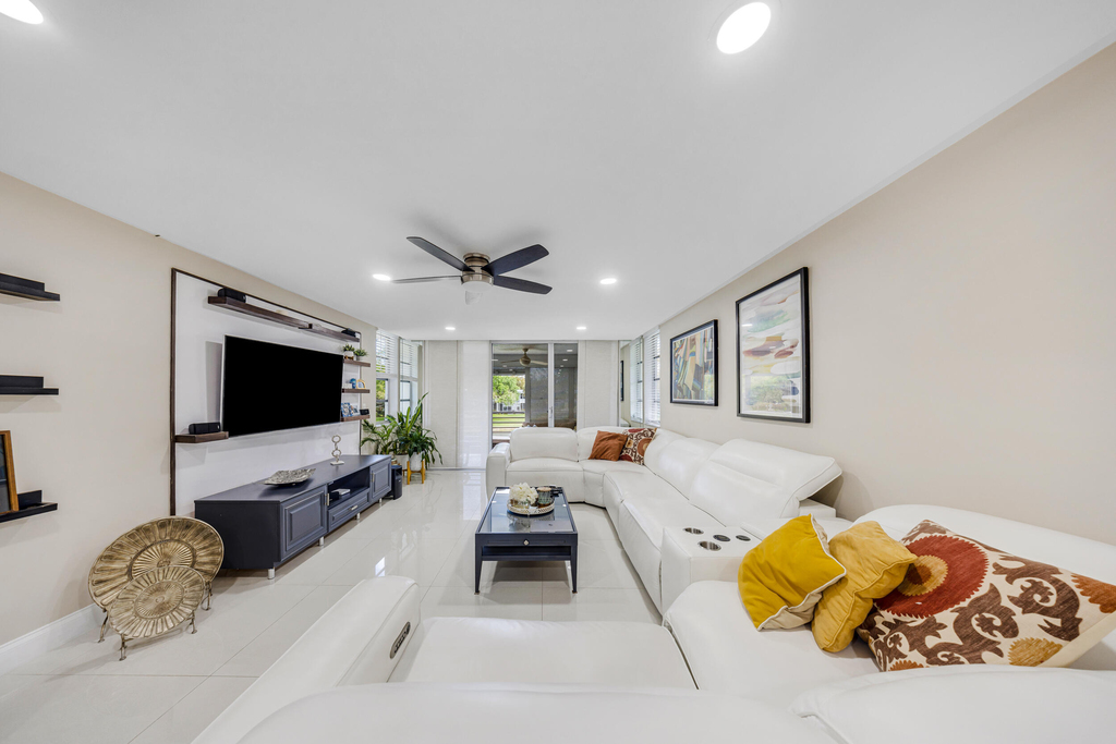 4261 W Palm Aire Drive - Photo 7