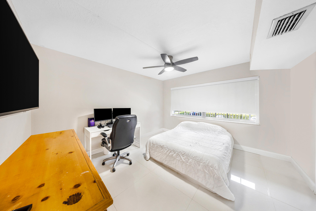 4261 W Palm Aire Drive - Photo 19