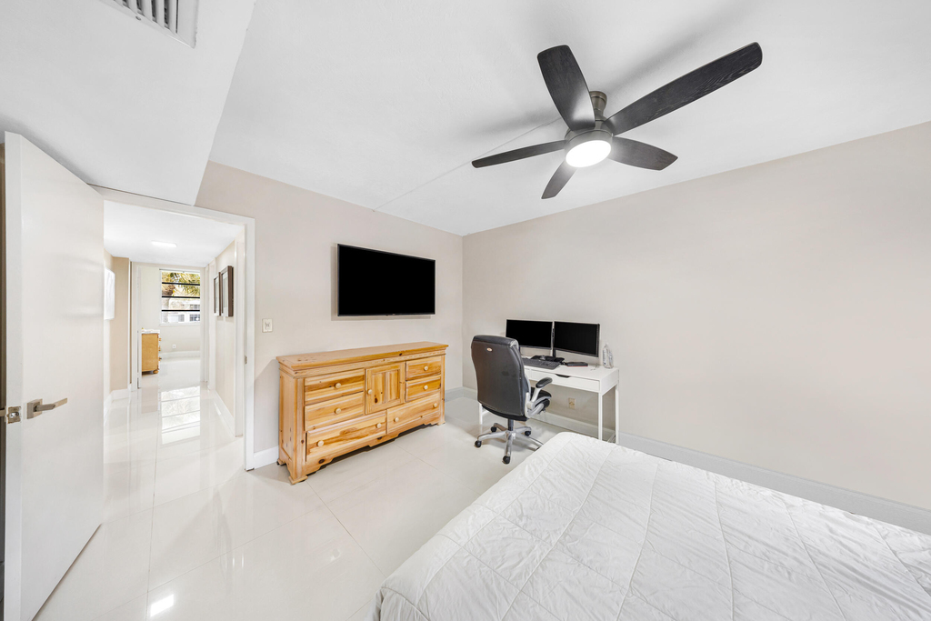 4261 W Palm Aire Drive - Photo 20