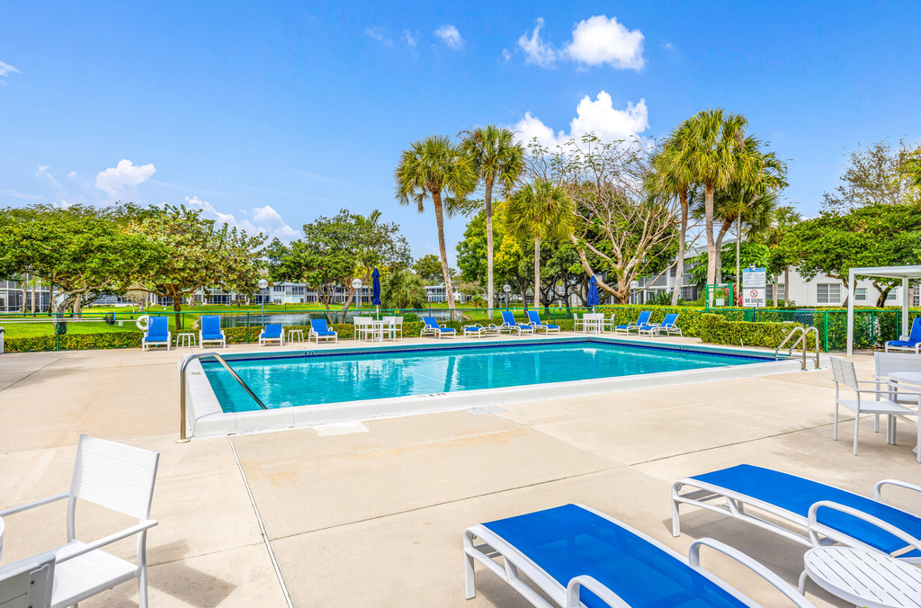 4261 W Palm Aire Drive - Photo 34