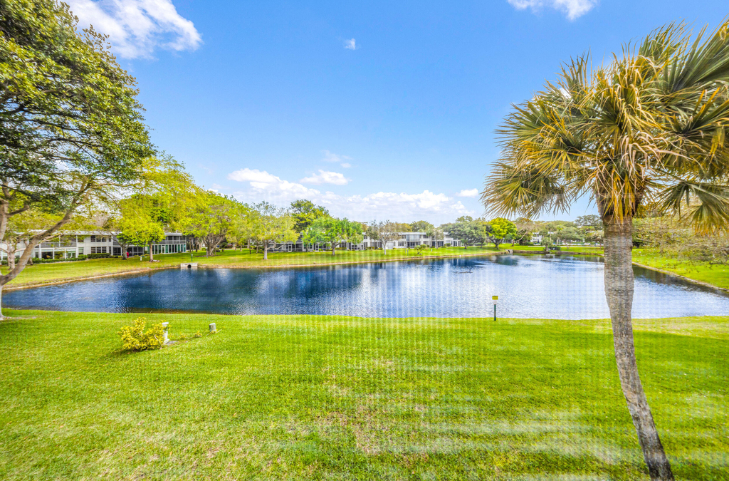 4261 W Palm Aire Drive - Photo 18