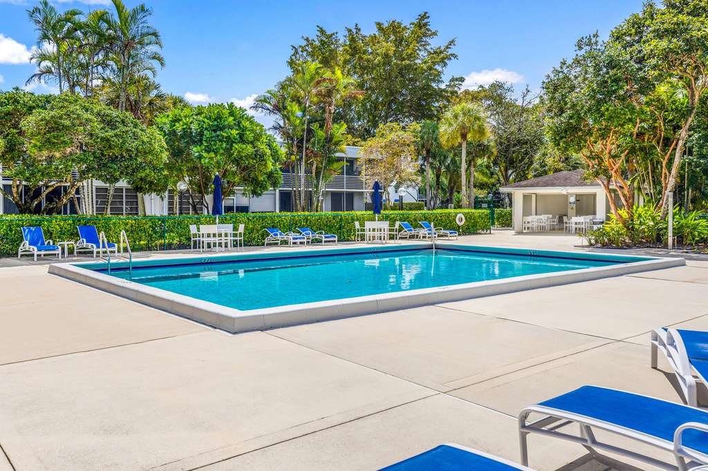 4261 W Palm Aire Drive - Photo 36